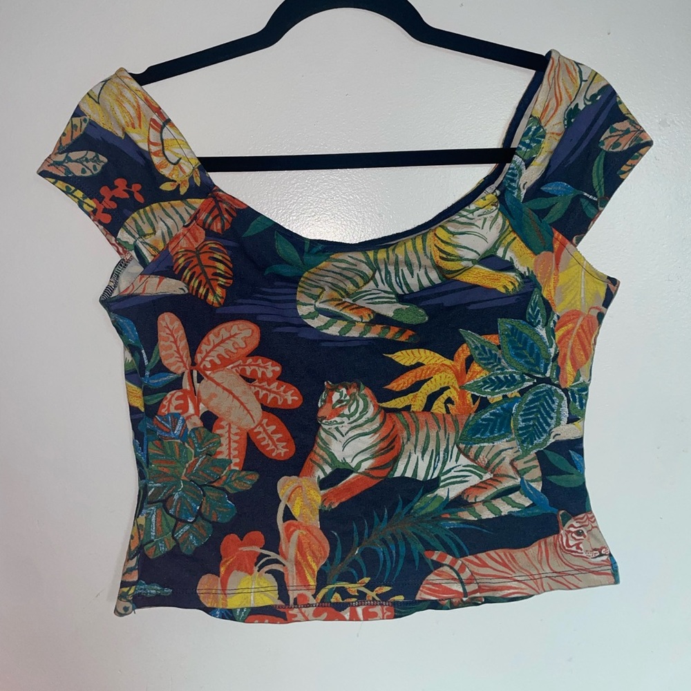 Super cute tropical Maeve top from Anthropologie!